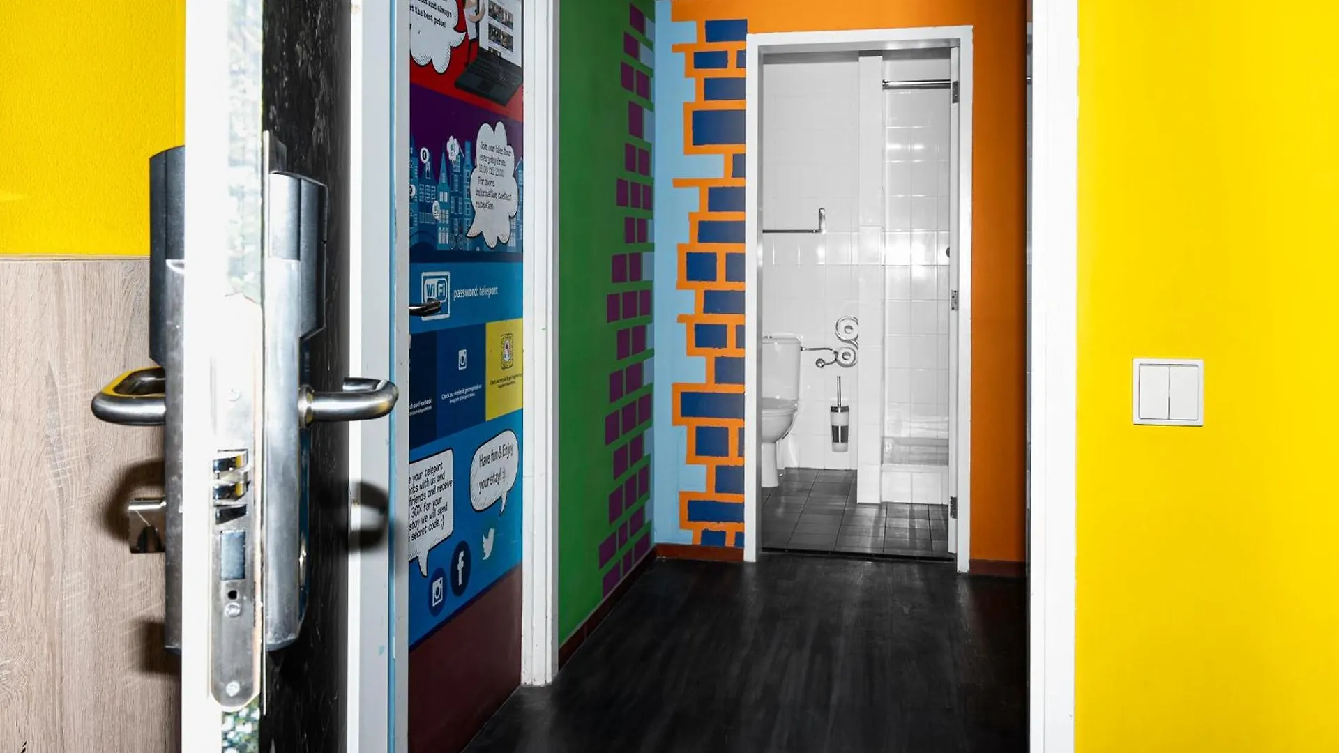 ***  Amsterdam Teleport Hotel הולנד